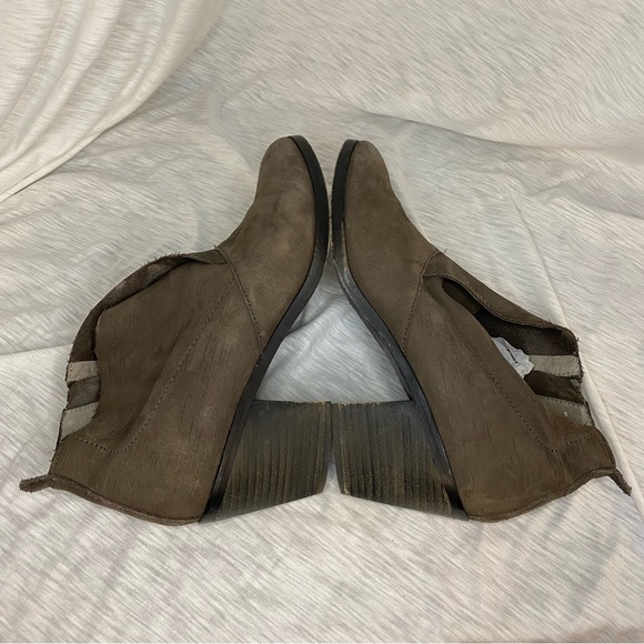 Eileen Fisher Textured Boots Charcoal/Brown Booties - Picture 7 of 7